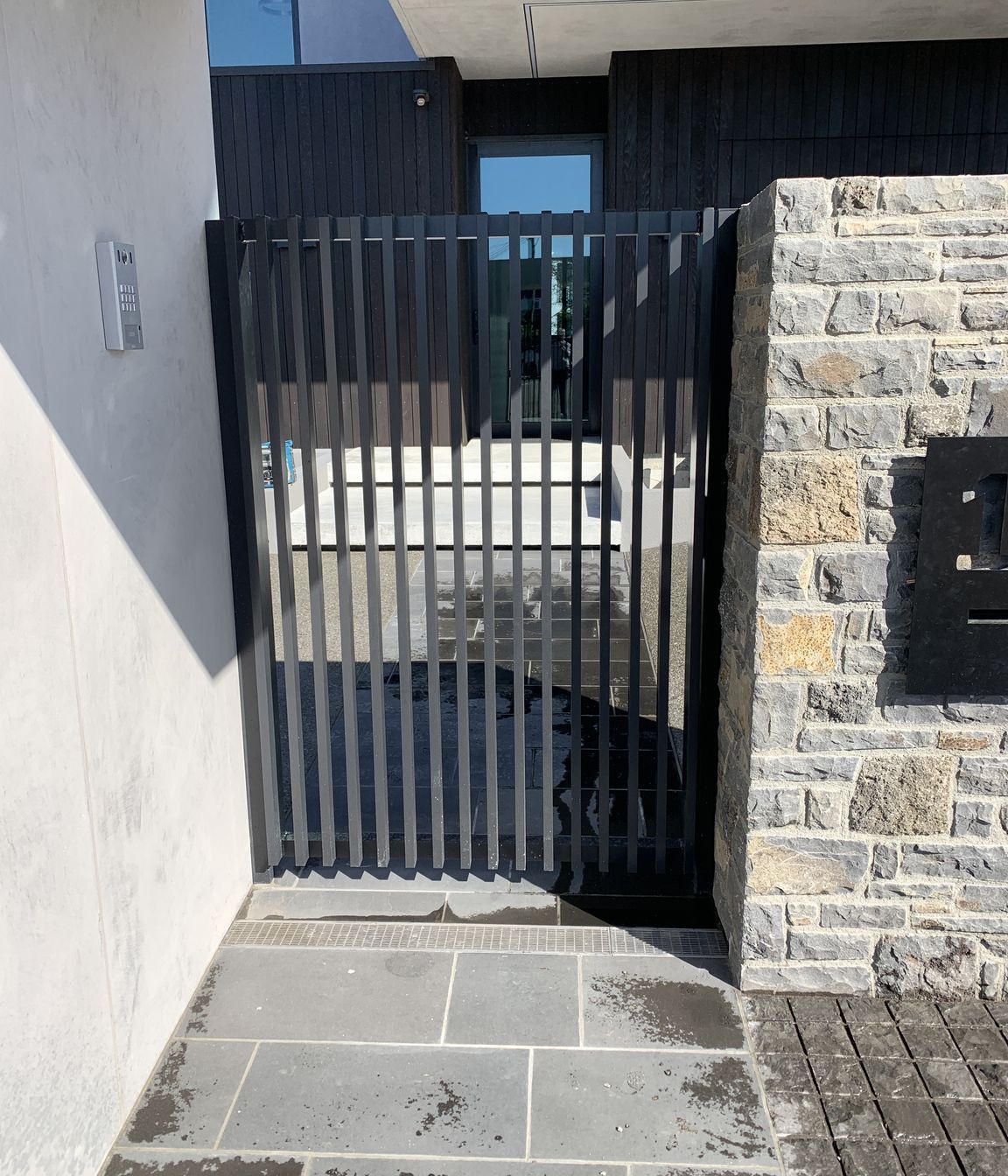 Path-gate-v6.jpg