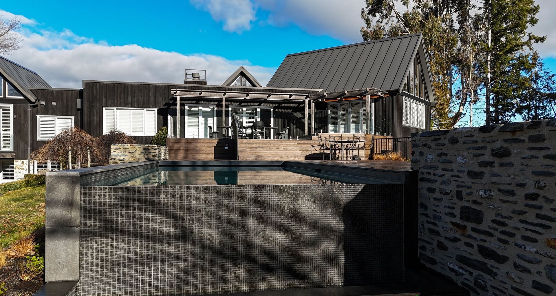 A Peerless Plunge Pool banner