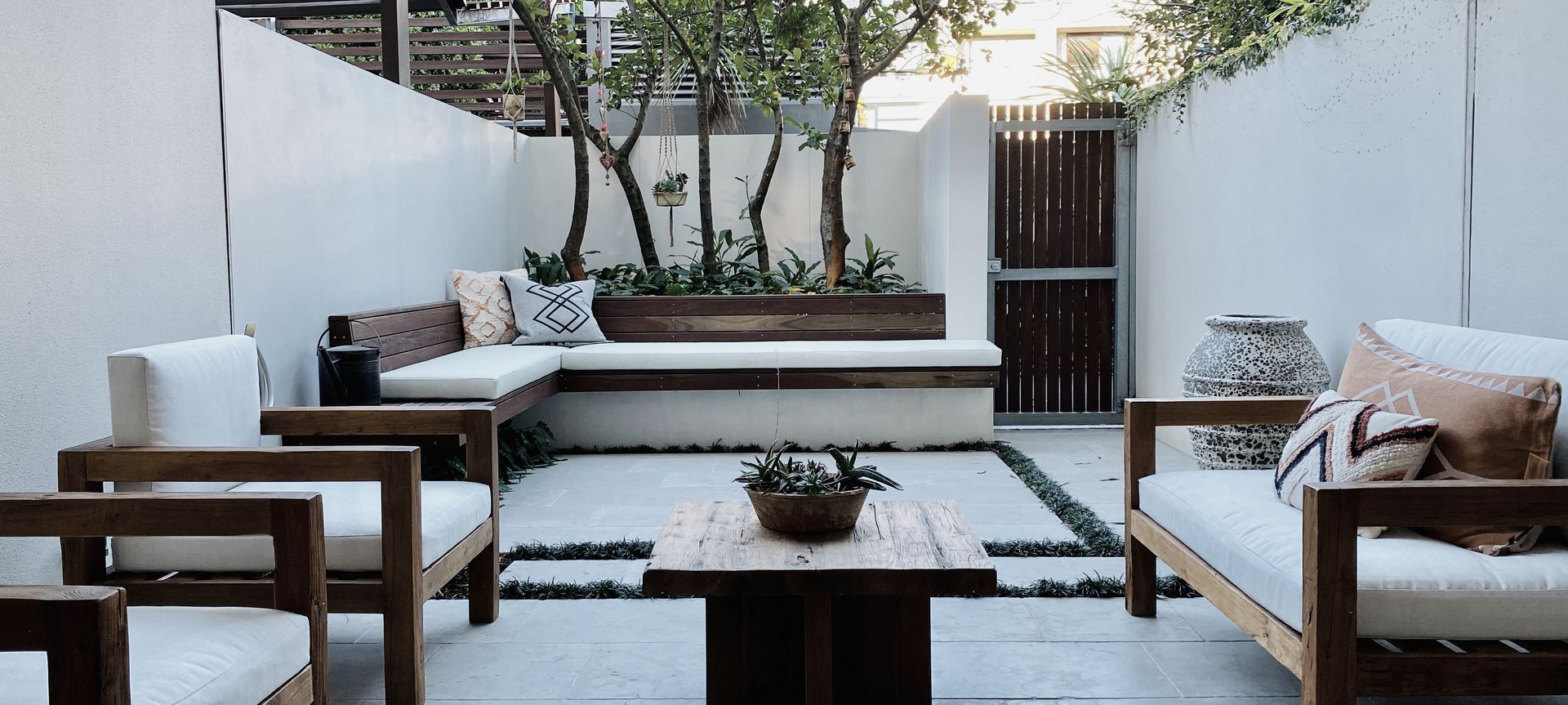 Bondi Courtyard banner