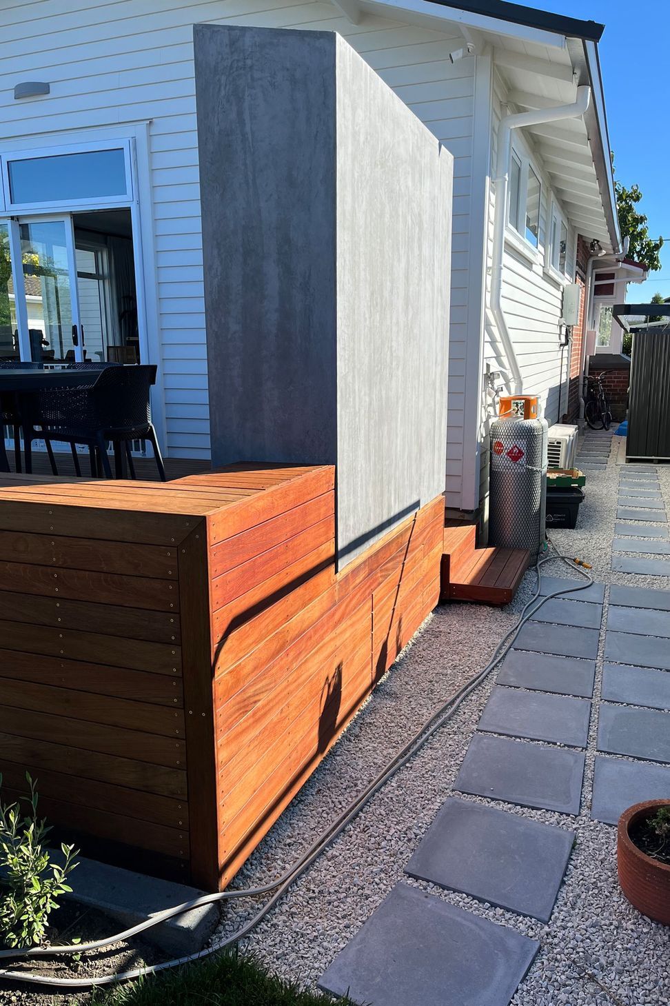 Avenue Road, New Deck