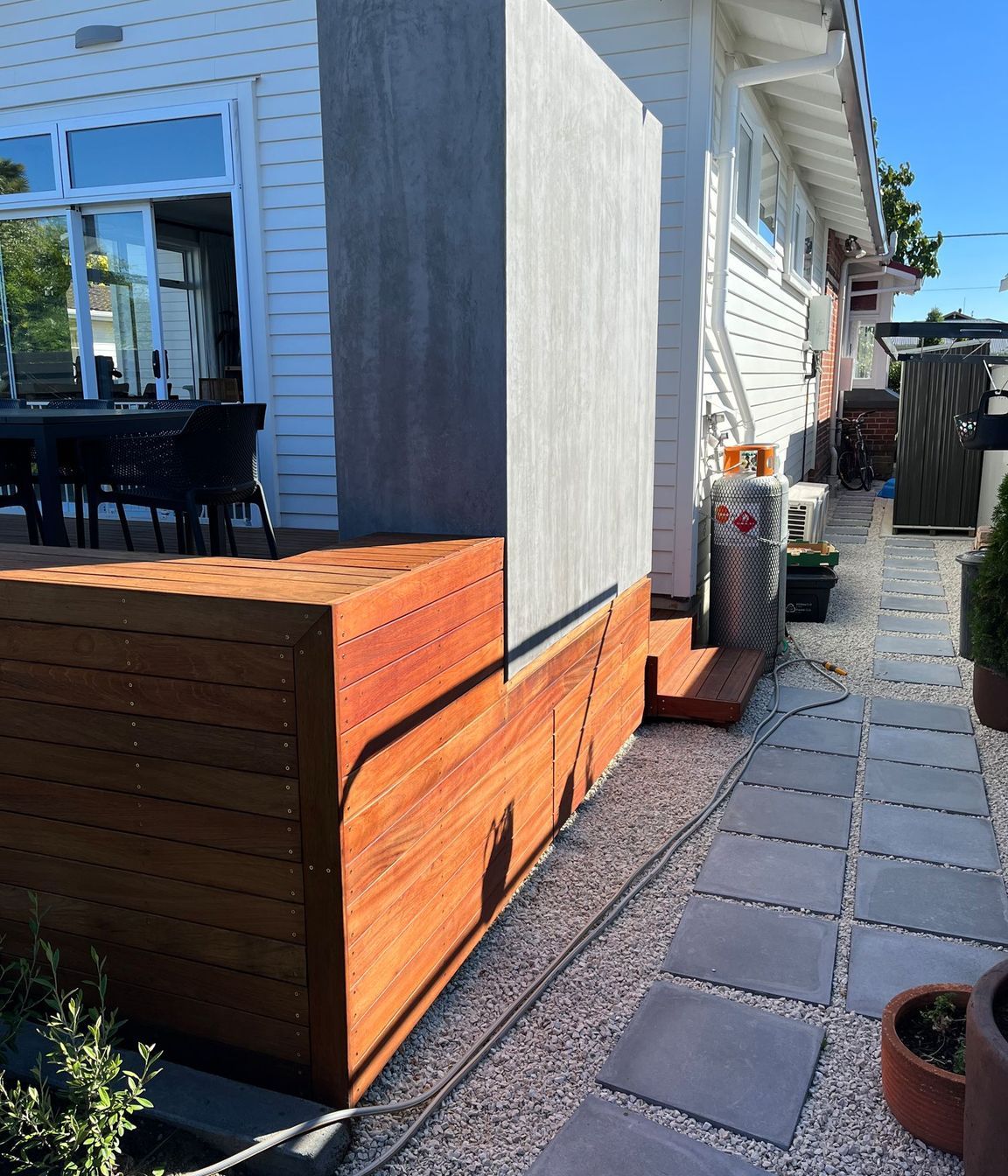 Avenue Road, New Deck