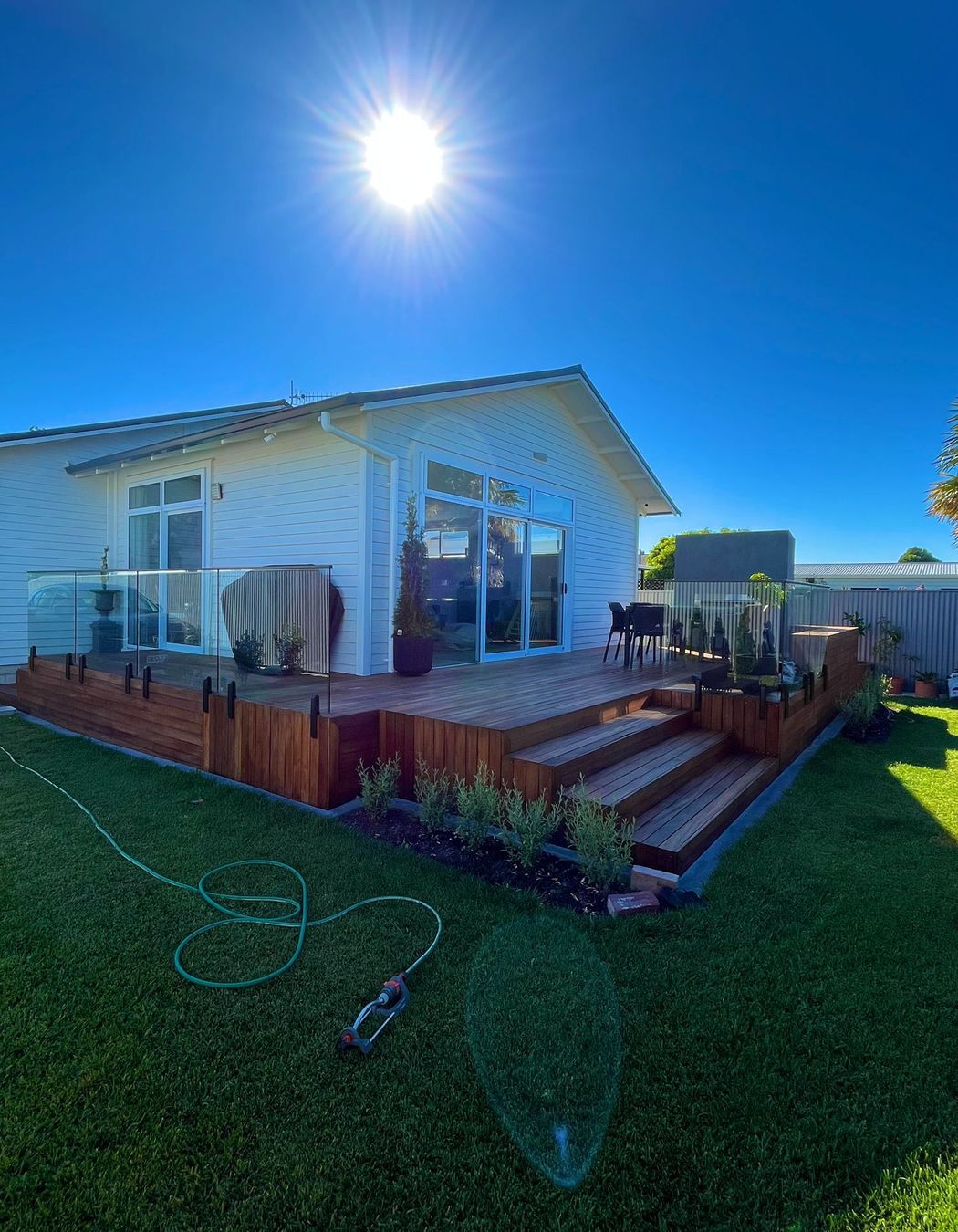 Avenue Road, New Deck