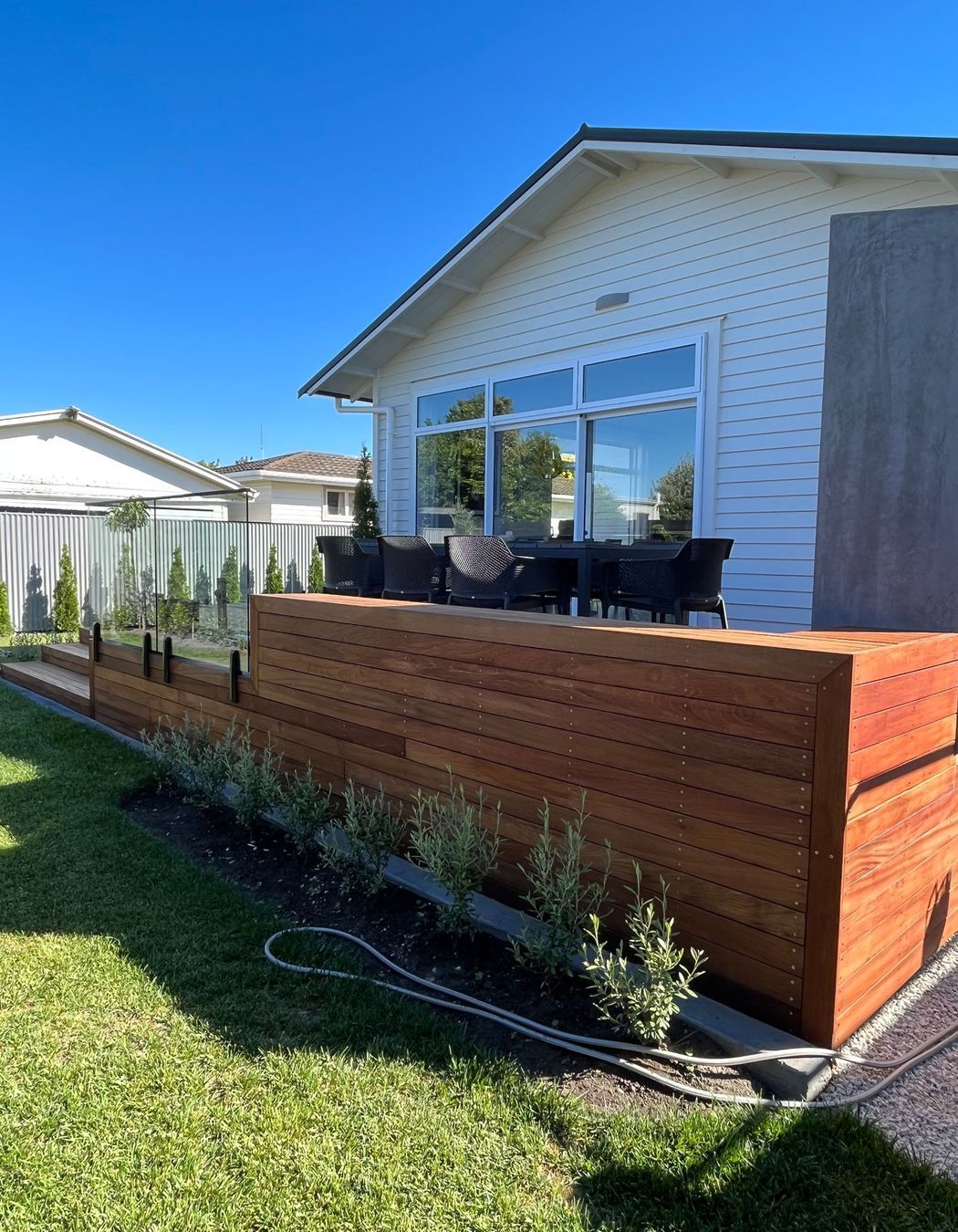 Avenue Road, New Deck