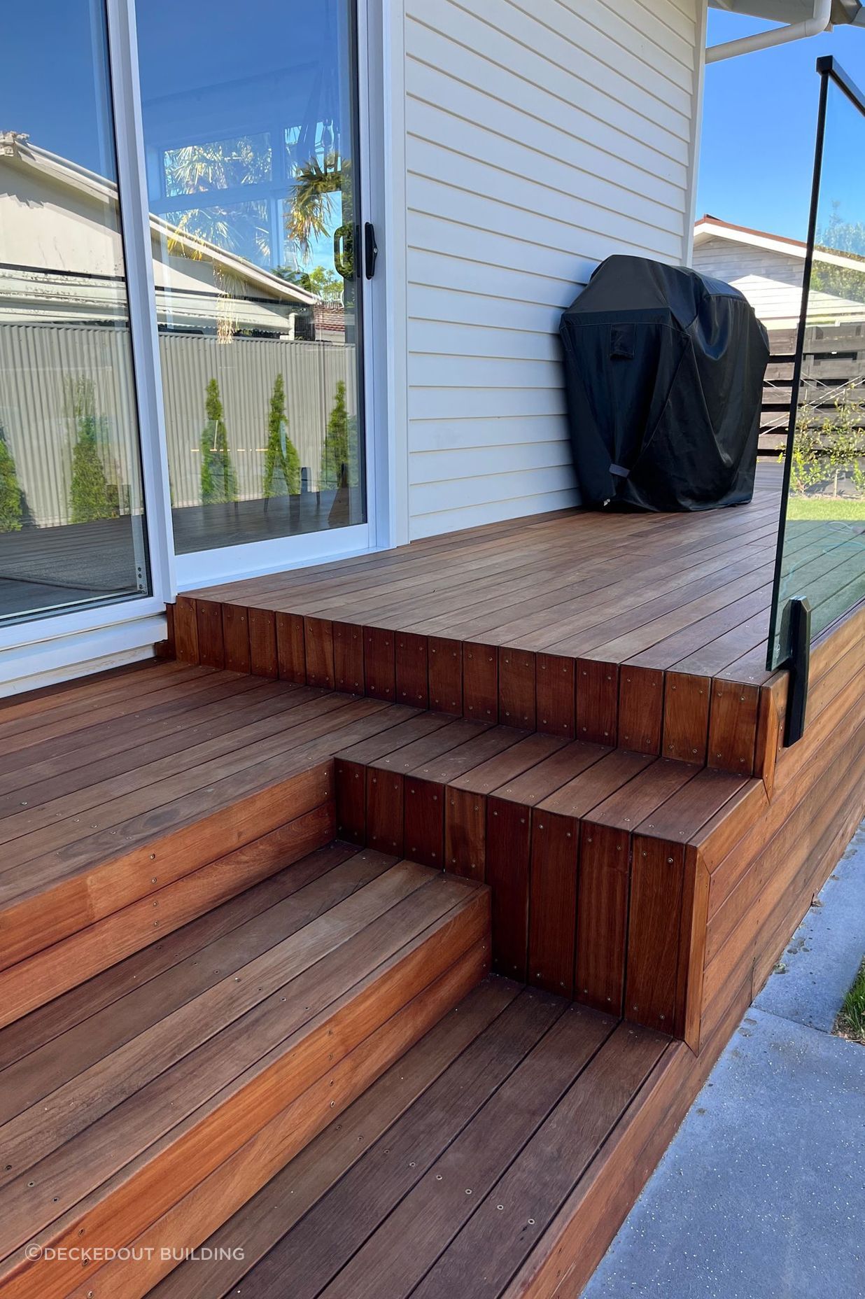 Avenue Road, New Deck