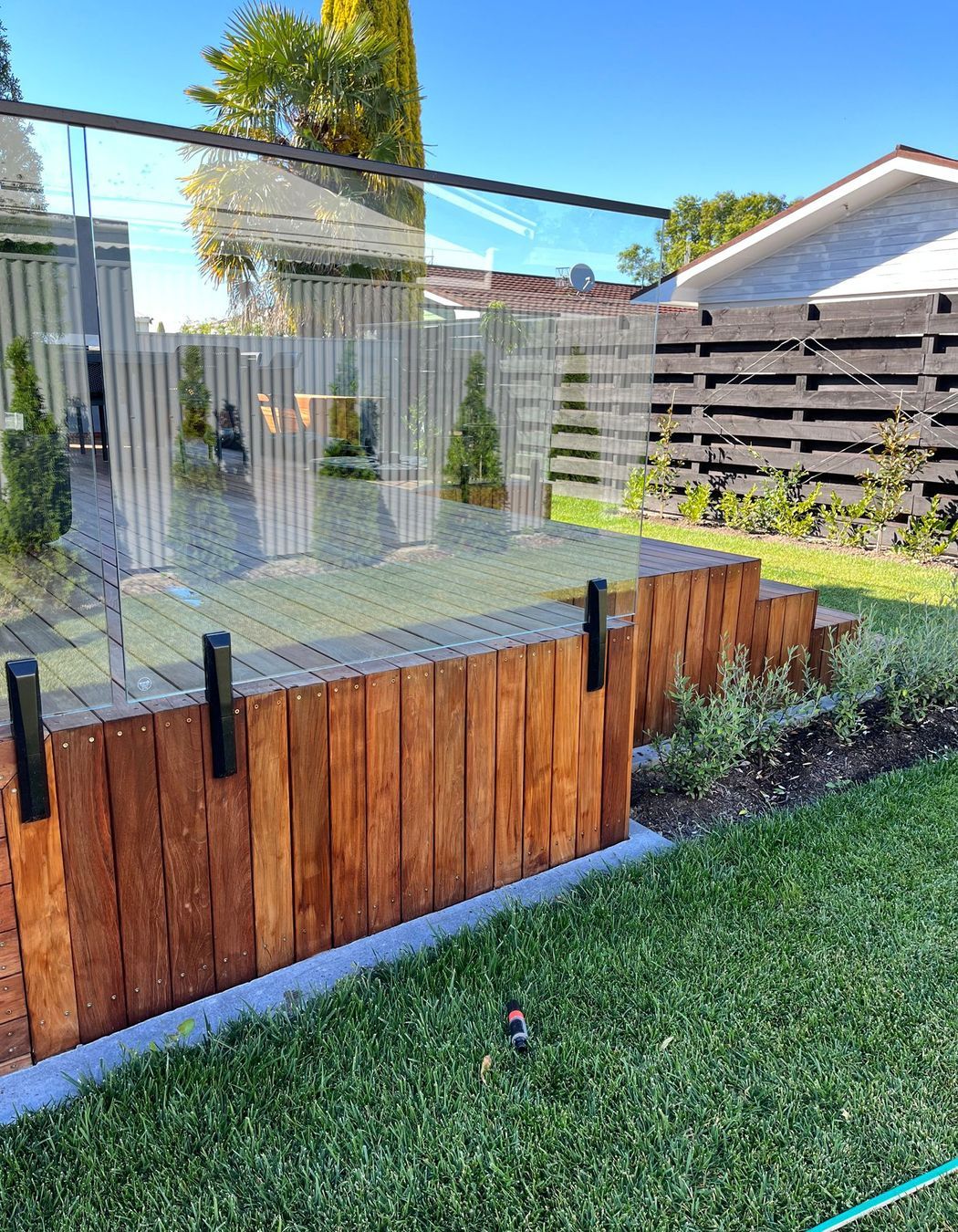 Avenue Road, New Deck