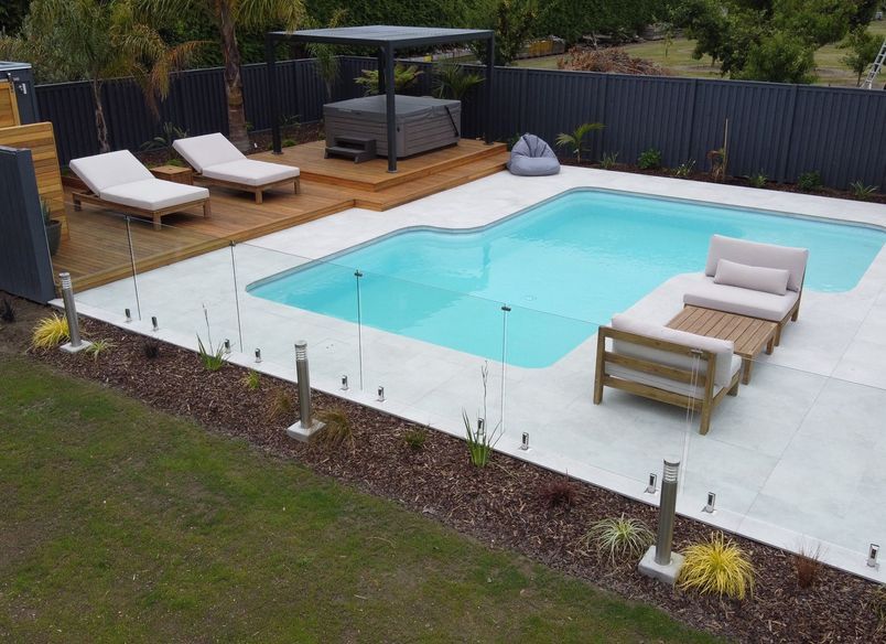 Mangateretere, Pool Area