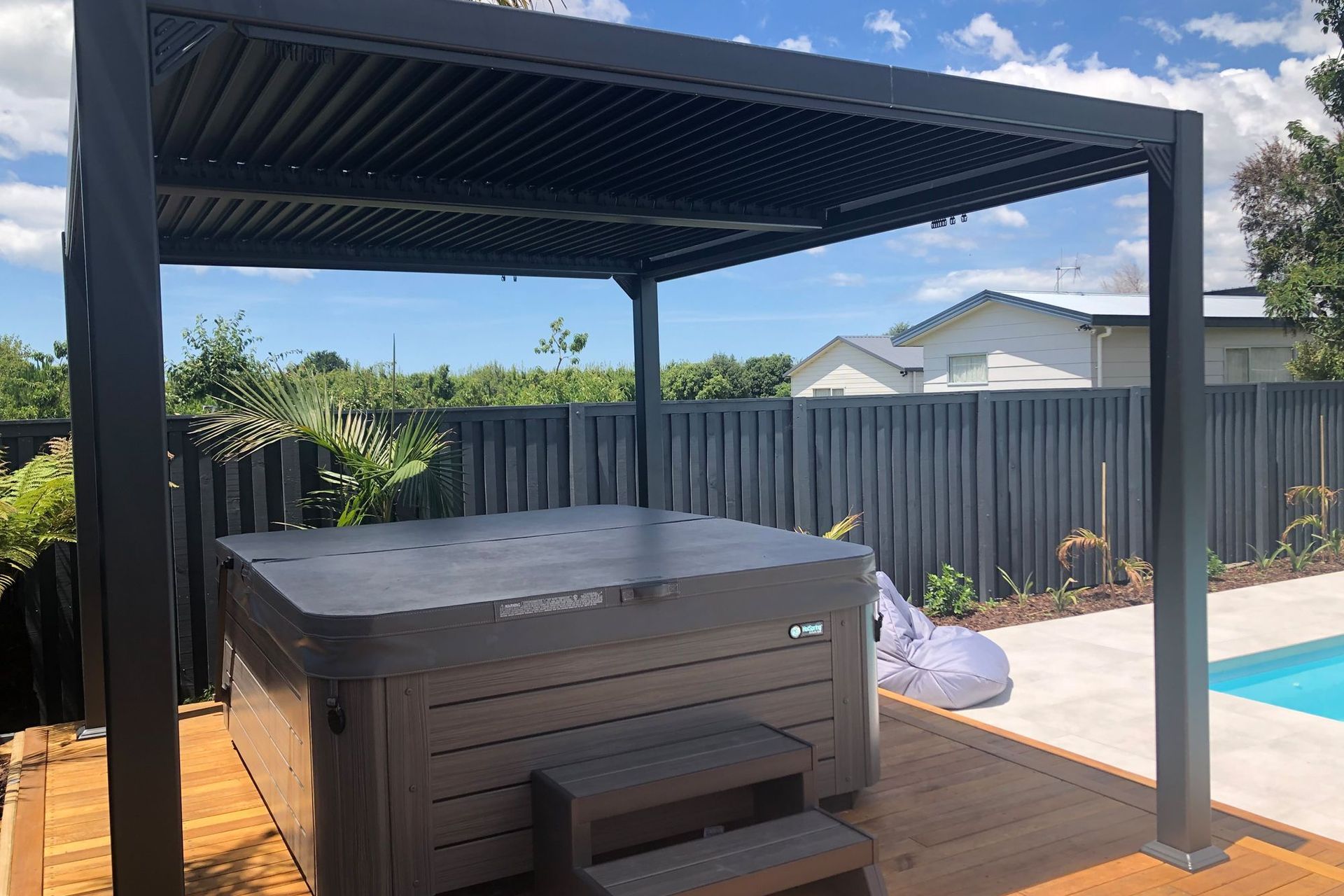 Mangateretere, Pool Area