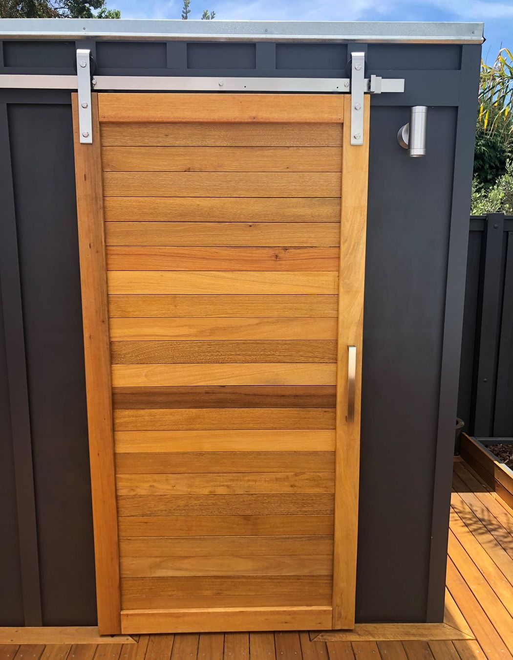 Mangateretere, Pool Area