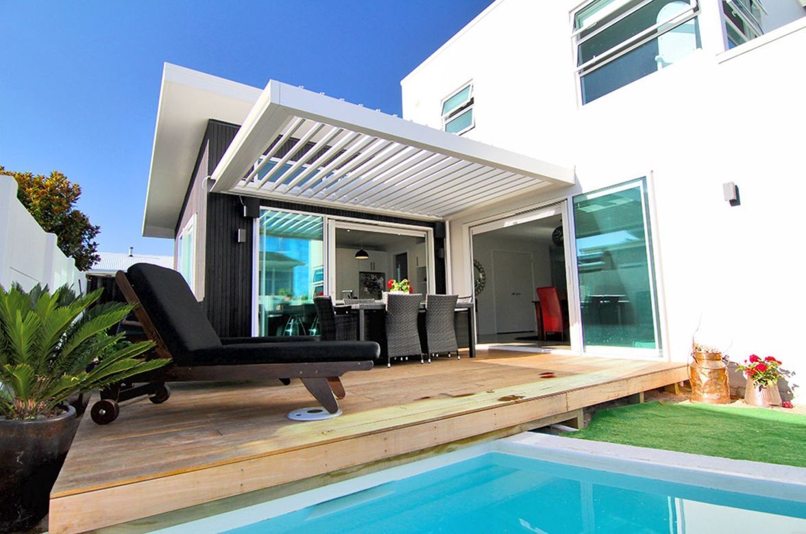 Cantilever Roof
