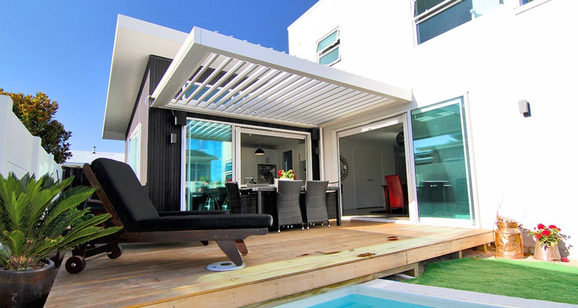 Cantilever Roof banner