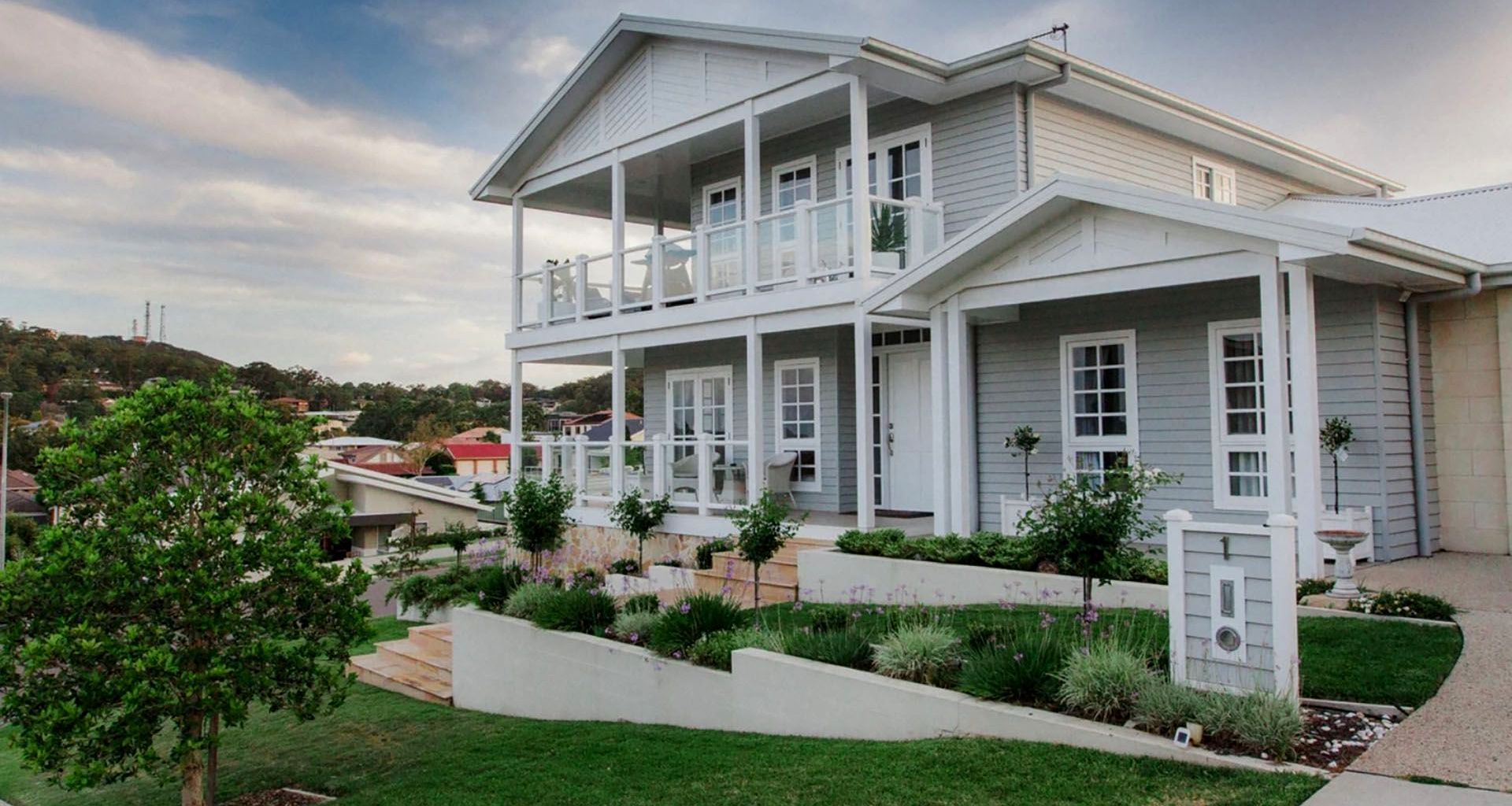 Elegant Hamptons' Oasis banner
