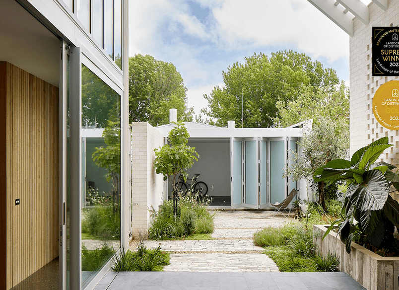 Natural Urban Courtyard