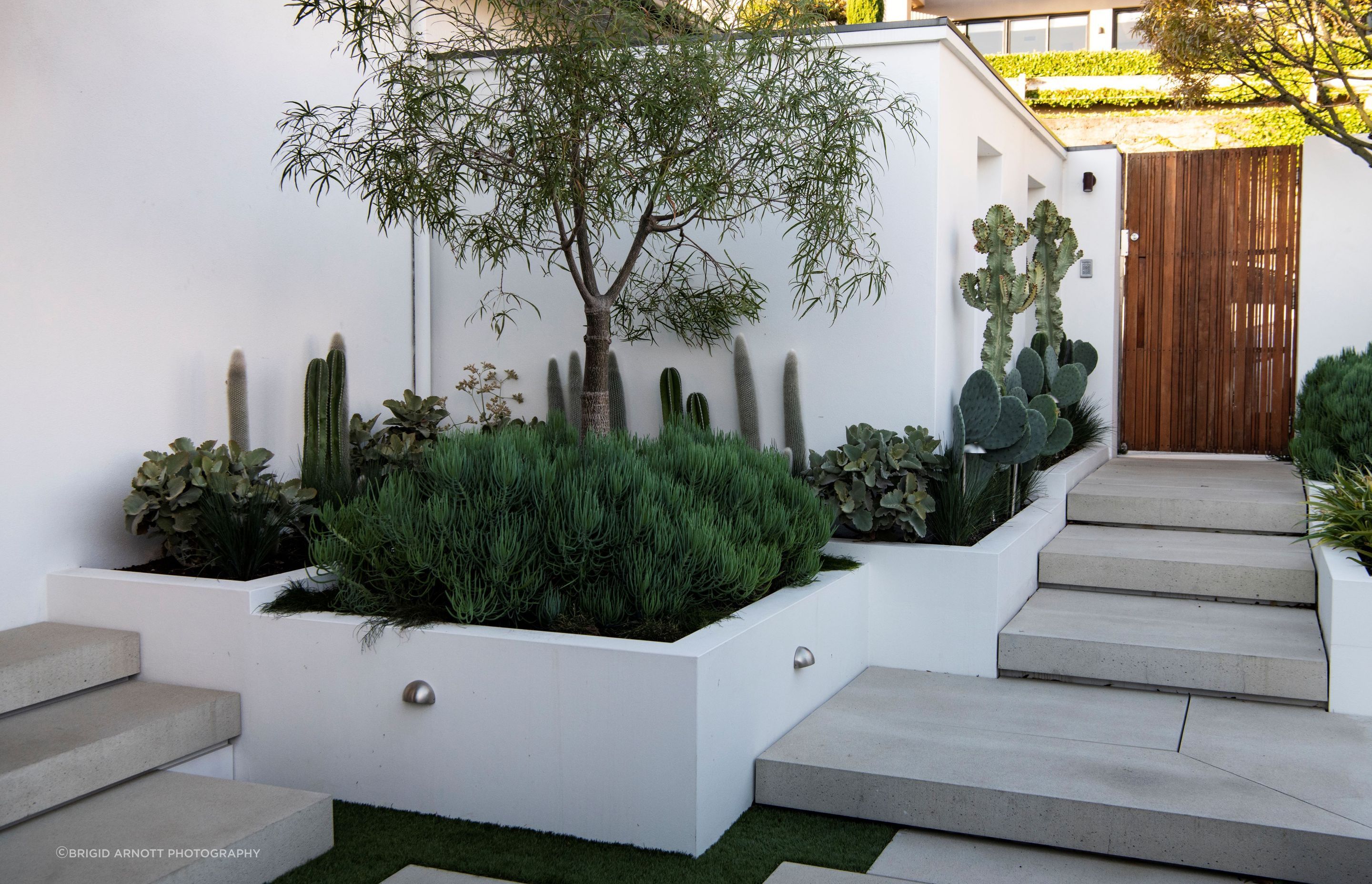 Supberba-Entrance-Courtyard-2.JPG