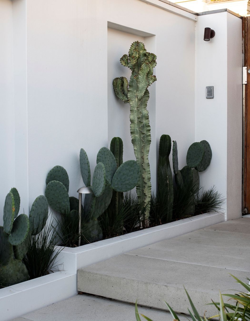 Supberba-Entrance-Courtyard-8-v6.JPG