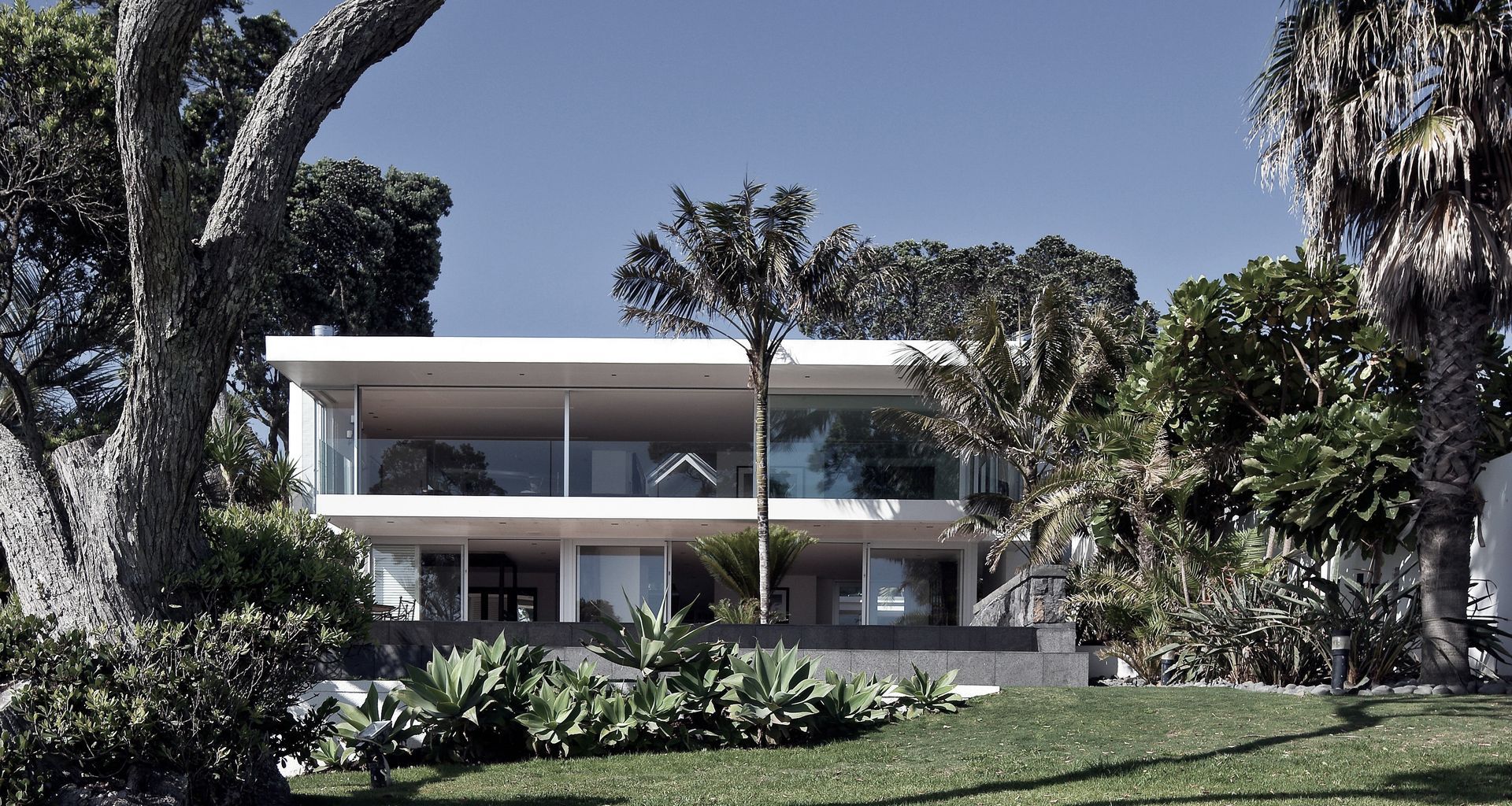 Takapuna House I banner