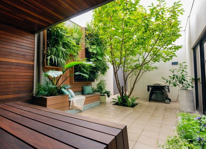 Docklands- Courtyard