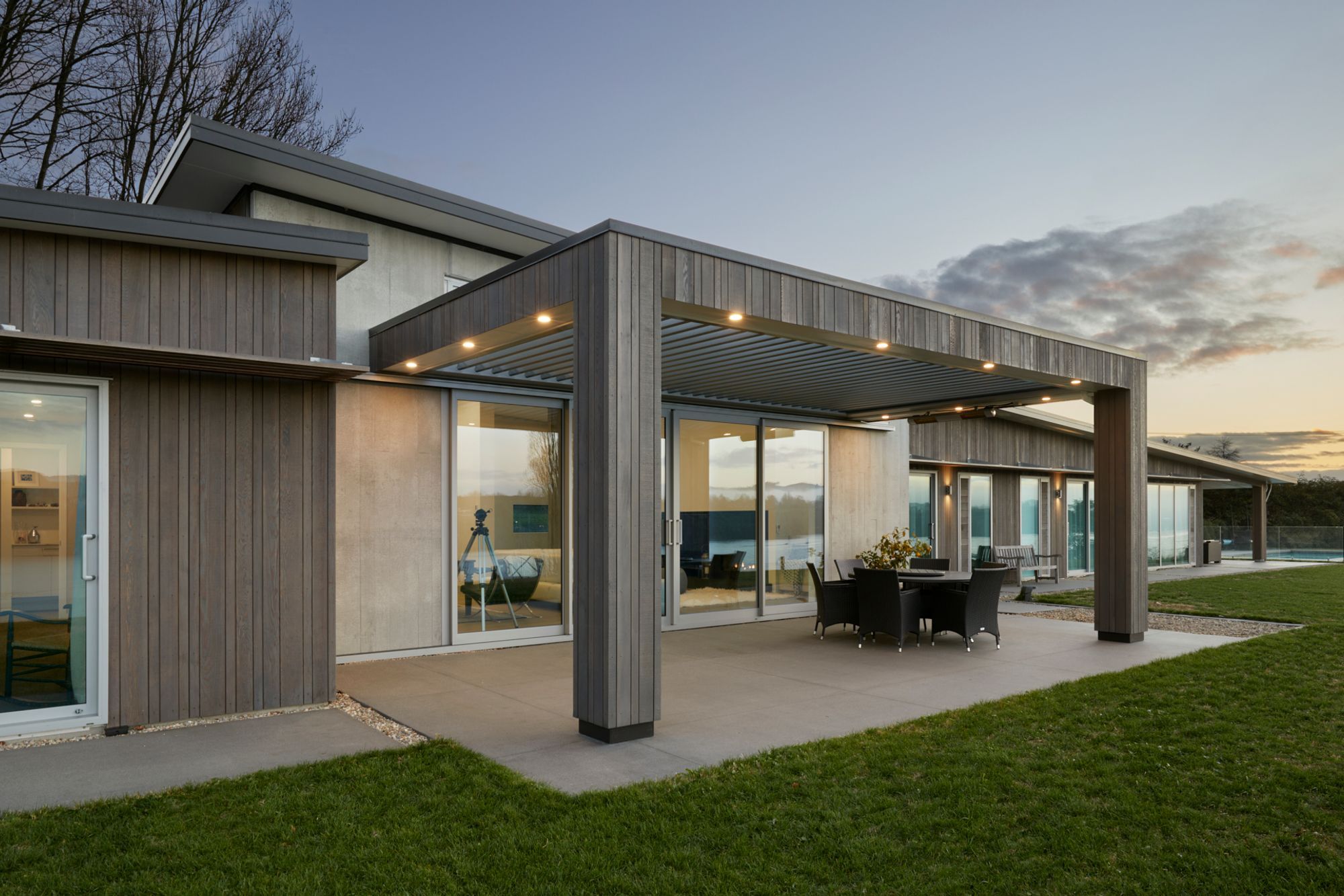 Lake View Louvres