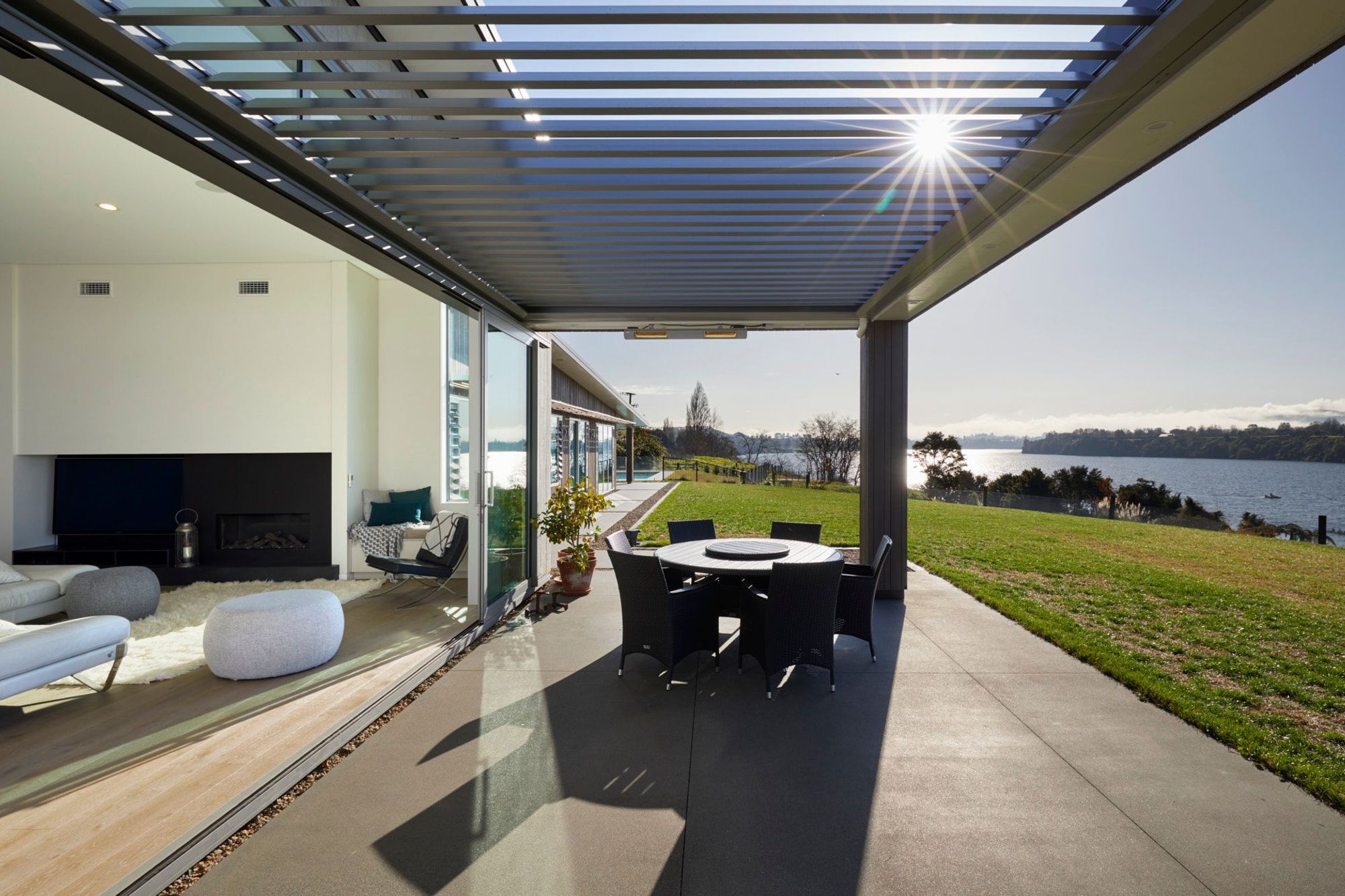 Lake View Louvres