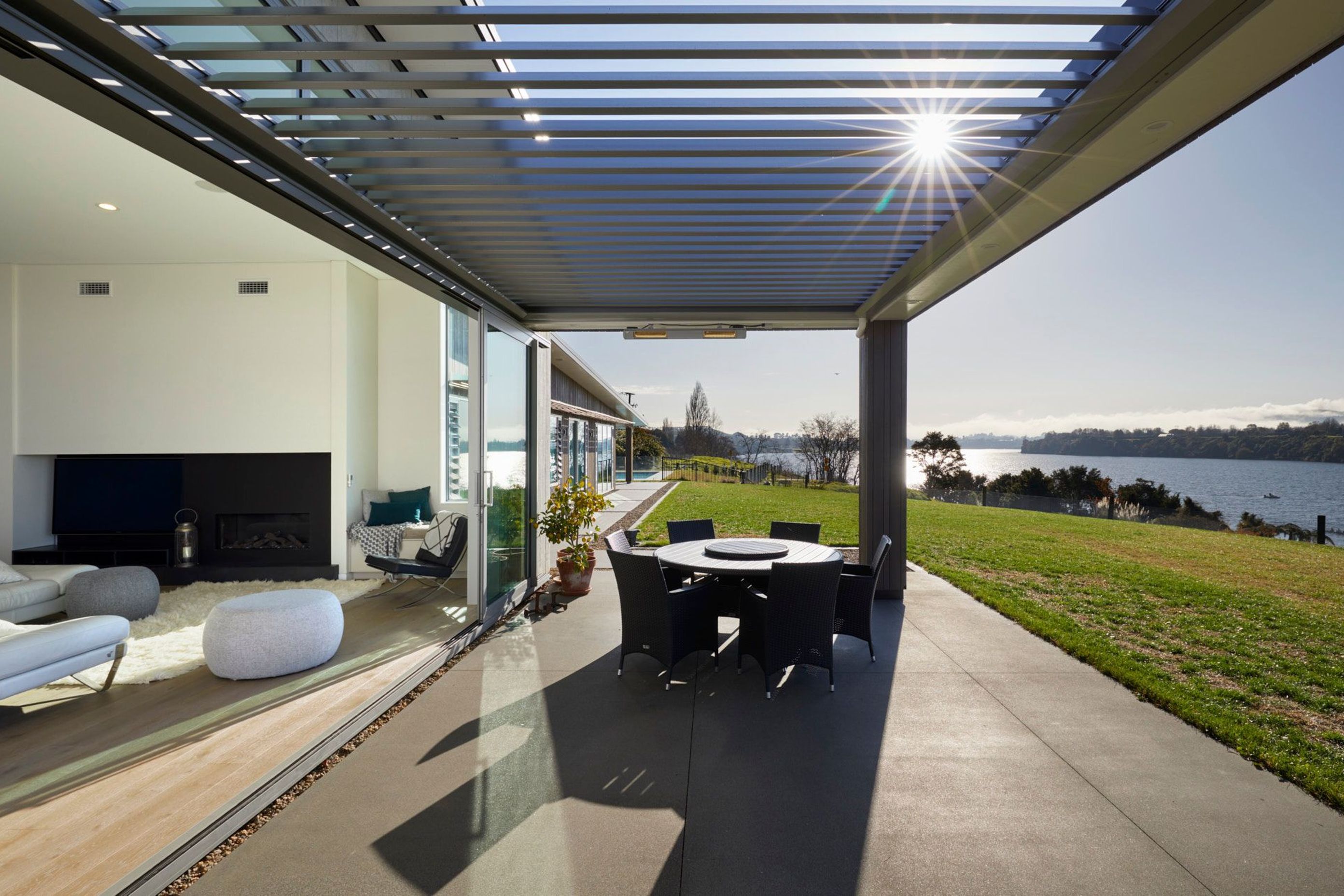 Lake View Louvres