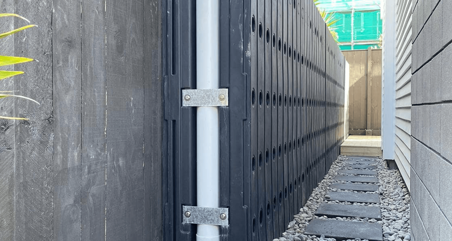 Fencetank fits along the fenceline saving space in a visually pleasing way.