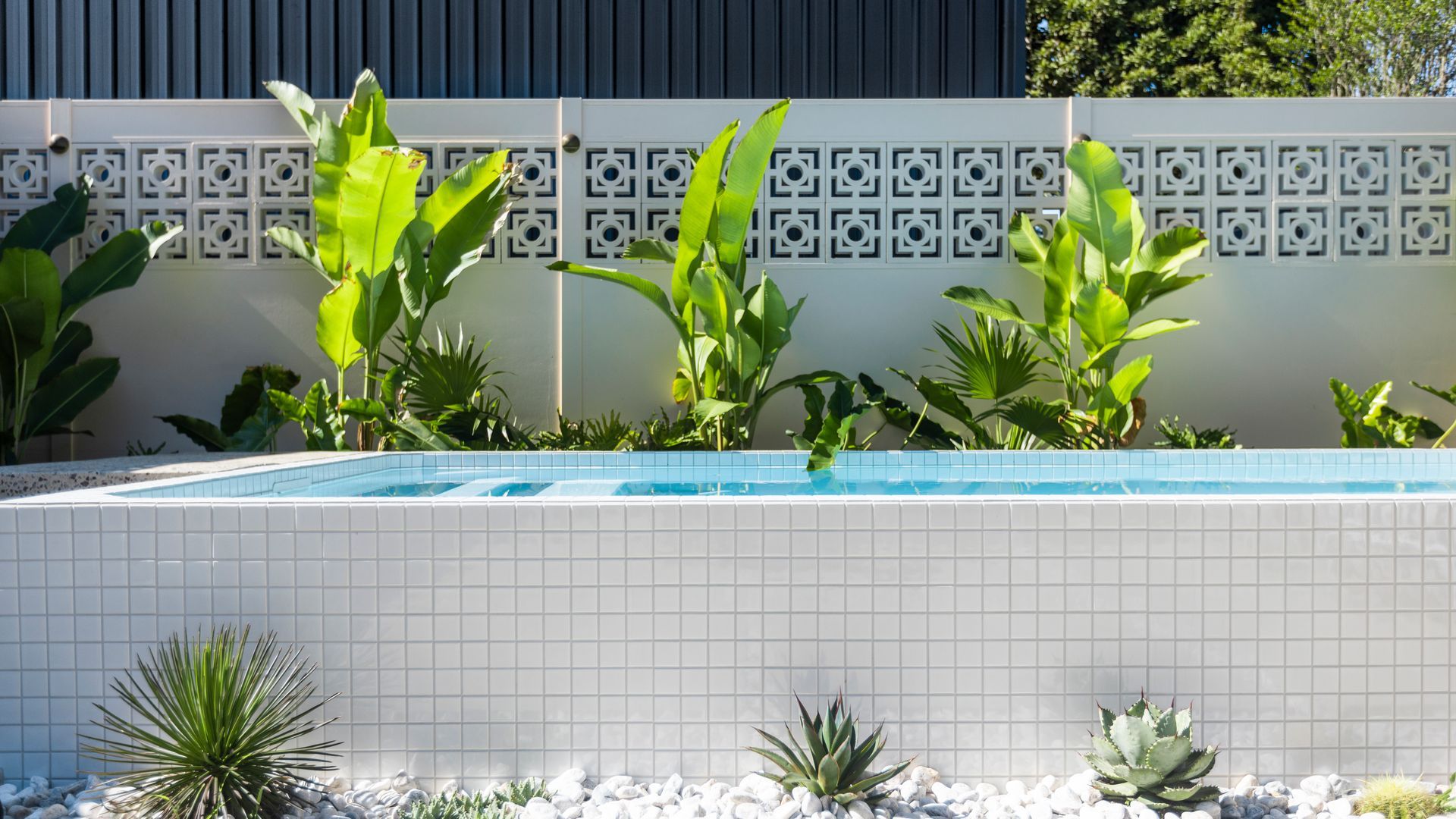 Set in the relaxing rural town of Pomona, at the northern end of the Sunshine Coast our Plungie makes the perfect addition to their renovation project.  video