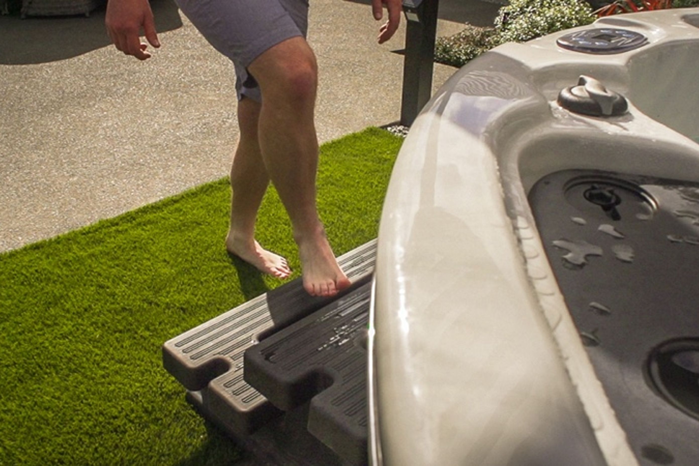 Spa Surround Artificial Lawn