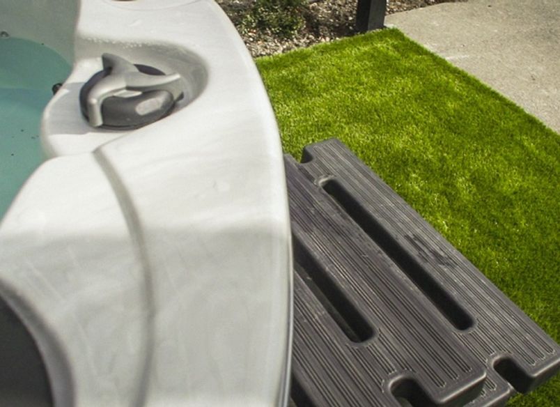 Spa Surround Artificial Lawn