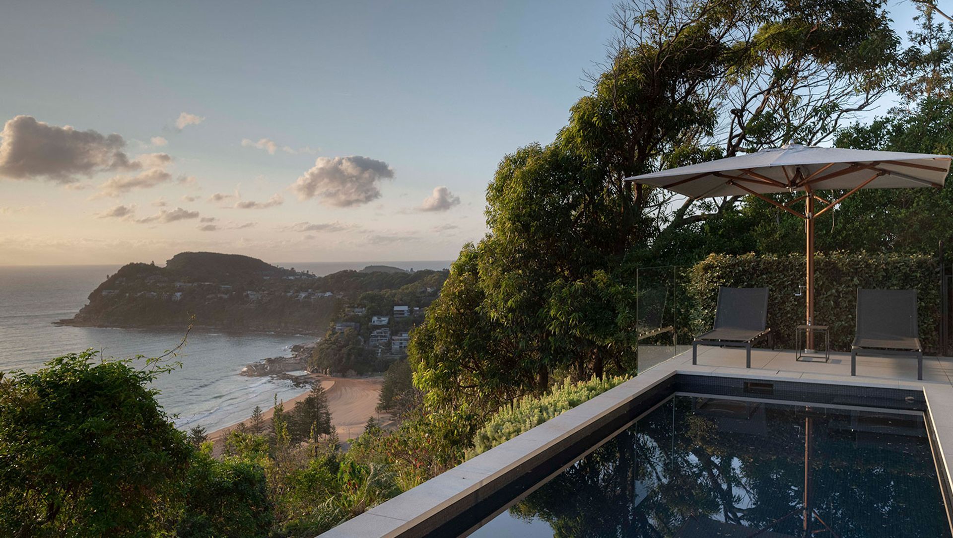 Seaviews banner