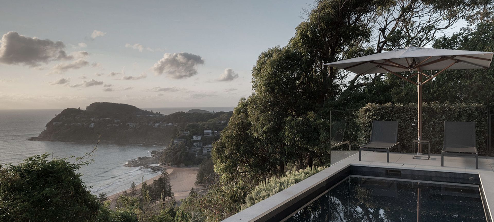 Seaviews banner
