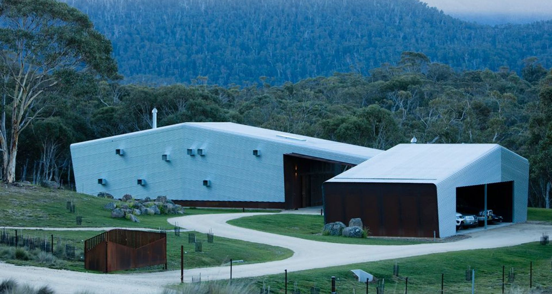 Snowy Mountains Stables banner