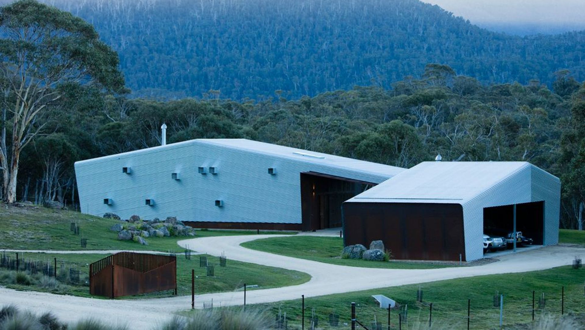 Snowy Mountains Stables banner
