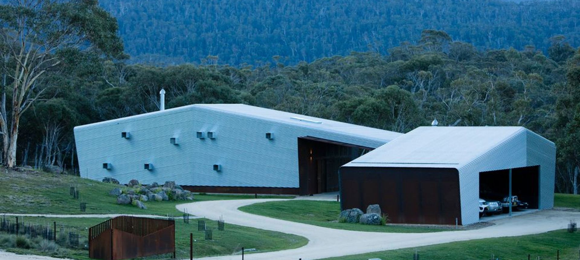 Snowy Mountains Stables banner