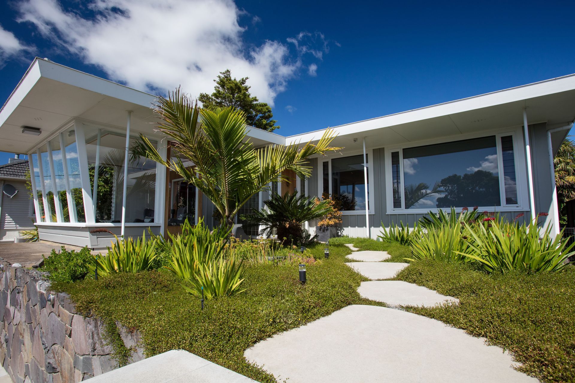 Contemporary Entrance, Hillcrest