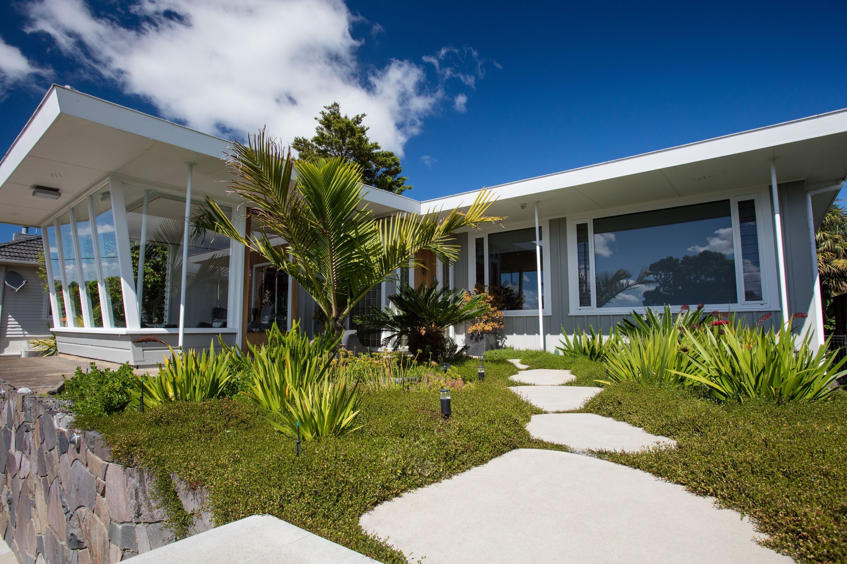 Contemporary Entrance, Hillcrest