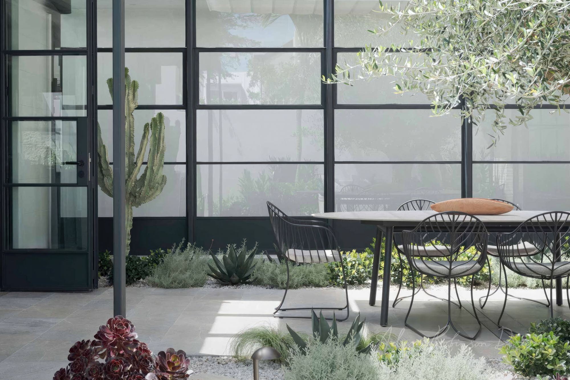 upADAMROBINSONDESIGNSydneyPaddingtonHomeresidentiallandscapedesignproject08-fix-standard-scale-200x.jpg