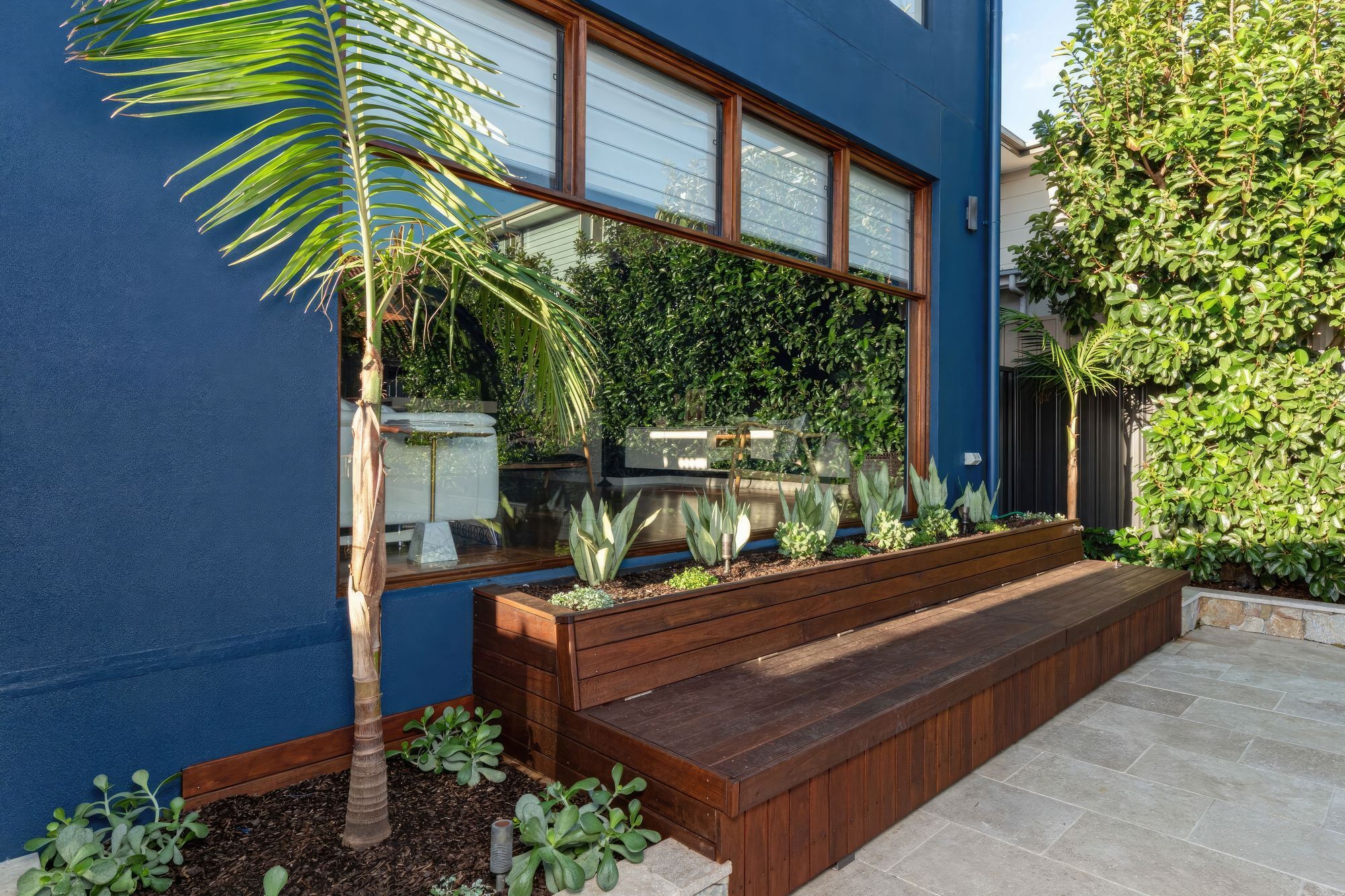 upBar-Beach-Urban-Oasis-In-bench-storage-and-sitting-area-scaled-fix-standard-scale-200x.jpg