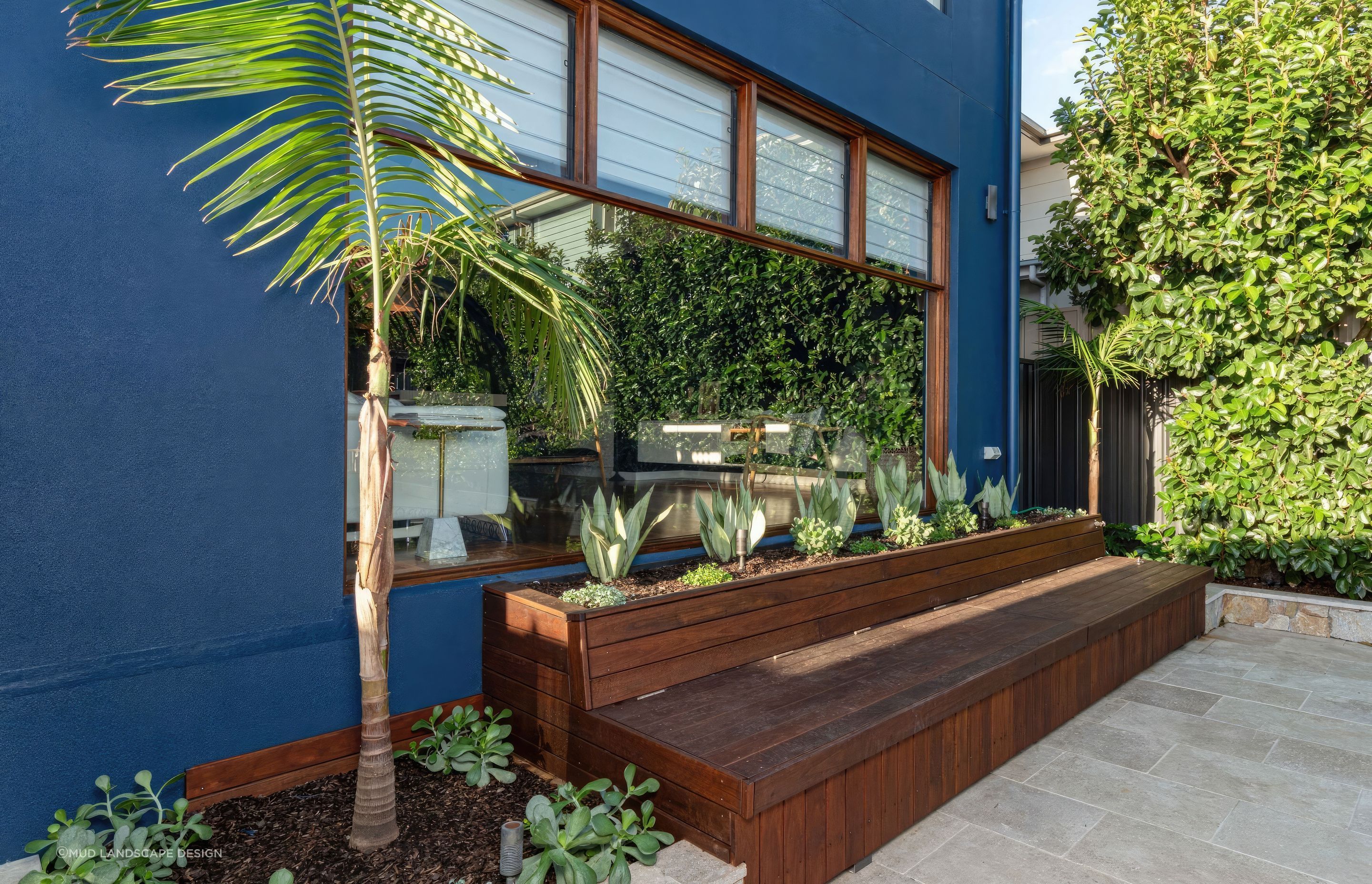upBar-Beach-Urban-Oasis-In-bench-storage-and-sitting-area-scaled-fix-standard-scale-200x.jpg