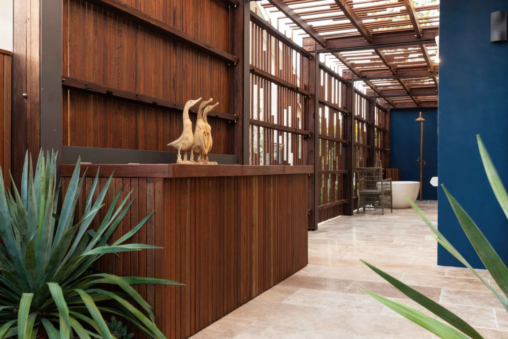upBar-Beach-Urban-Oasis-Private-courtyard-area-with-timber-screening-scaled-fix-standard-scale-200x.jpg