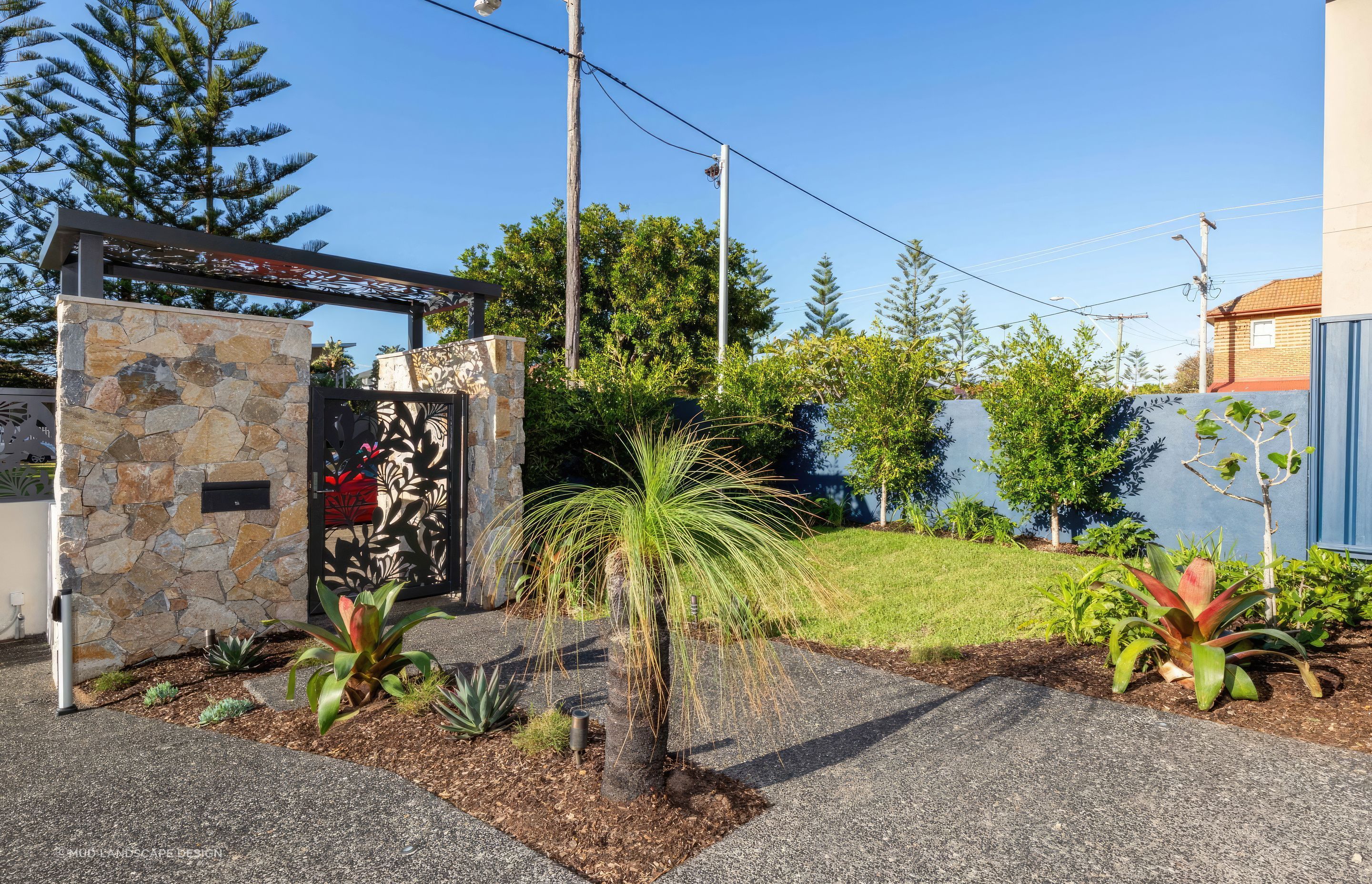 upBar-Beach-Urban-Oasis-Stone-wall-entry-with-laser-cut-metal-gate-scaled-fix-standard-scale-200x.jpg