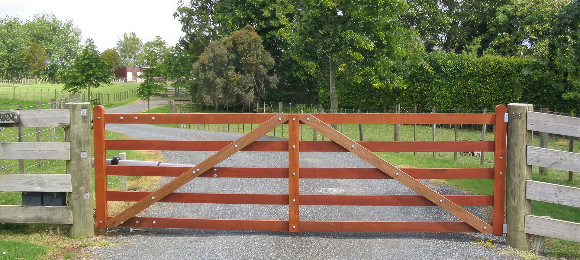 Canterbury | Country Style Gates banner