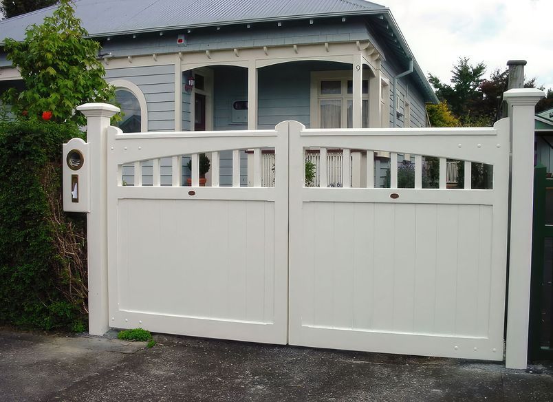 Hampton | Traditional Style Gates