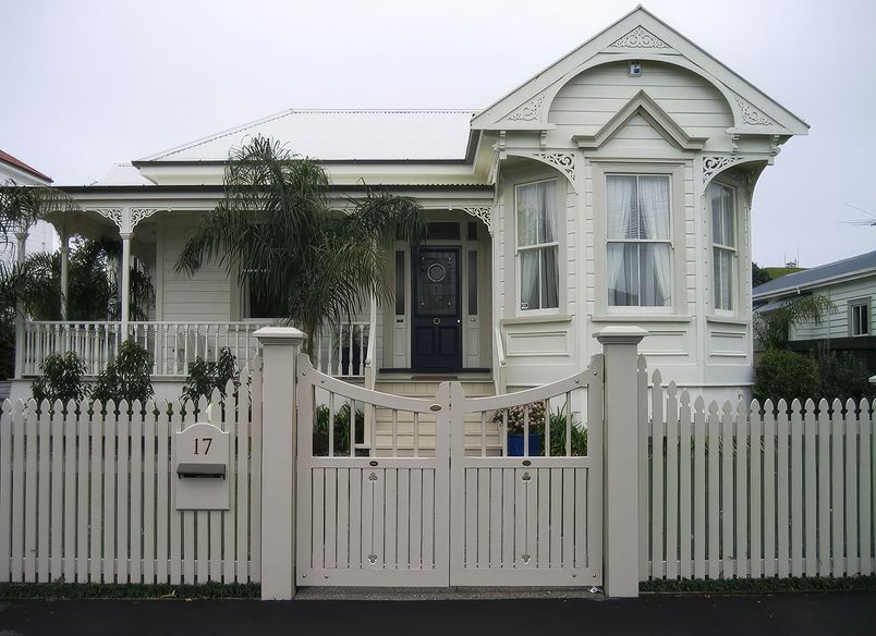 Villa | Traditional Style Gates