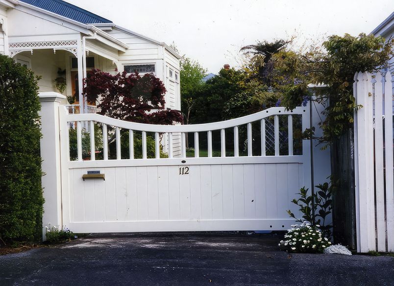 Sherwood | Traditional Style Gates