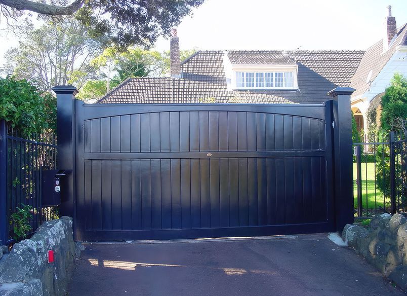 Statesman | Traditional Style Gates