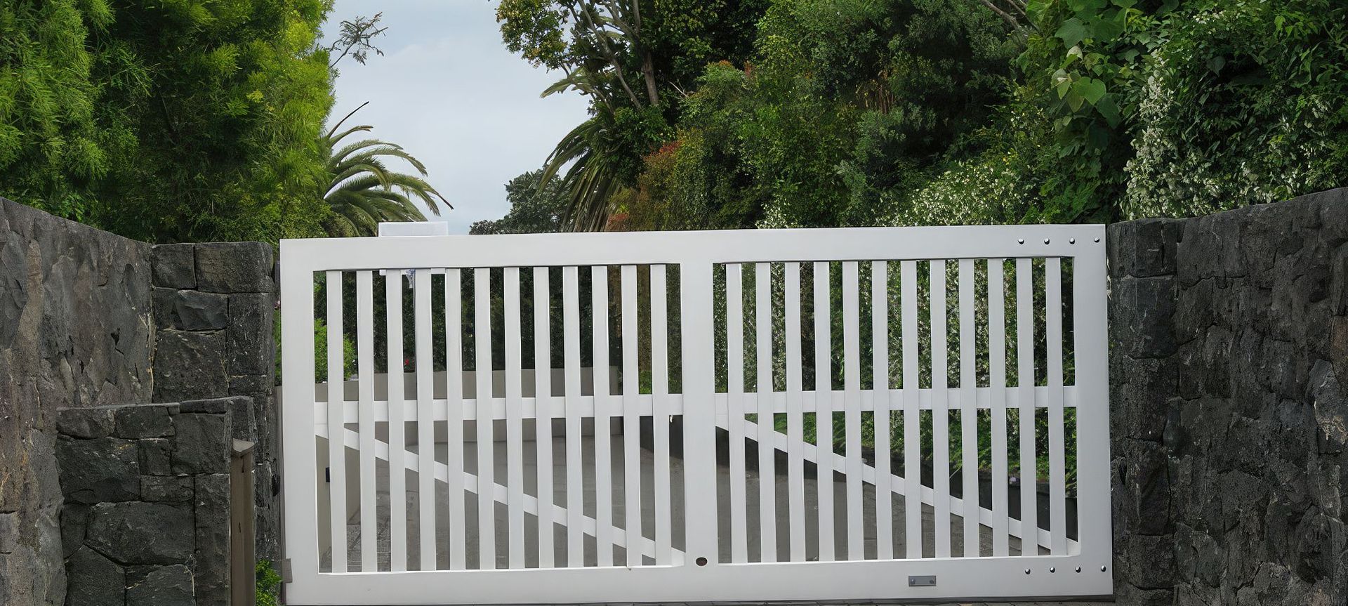 Mezzo | City Style Gates banner