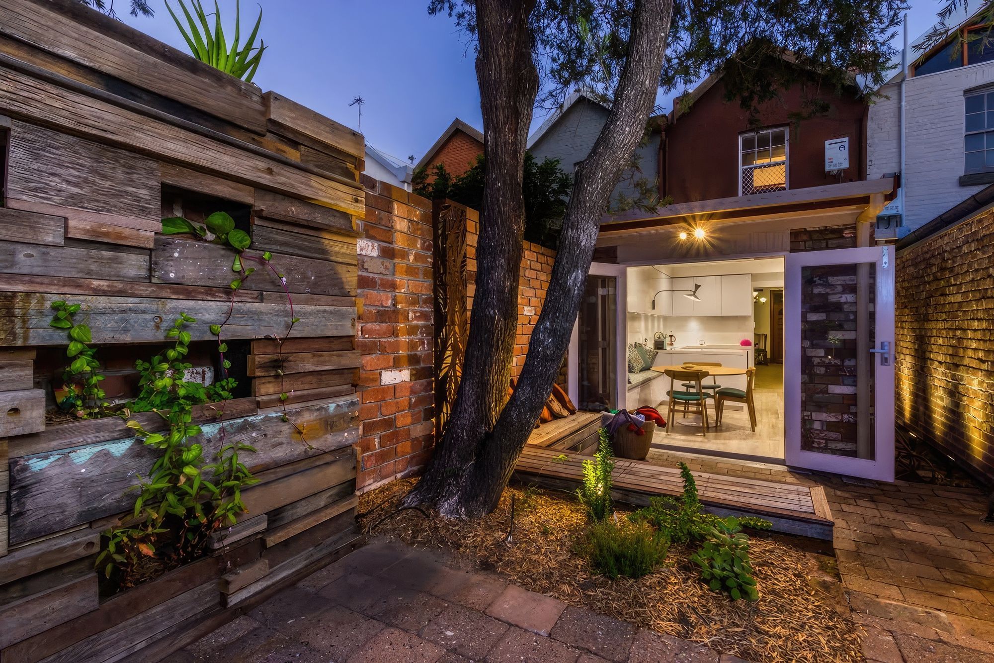 upLandscape-Design-Cooks-Hill-Newcastle-15-1024x683-fix-standard-scale-200x-v3.jpg