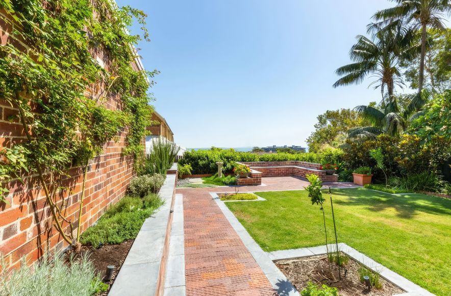 The Hill | Regal Federation Garden Overlooking Newcastle