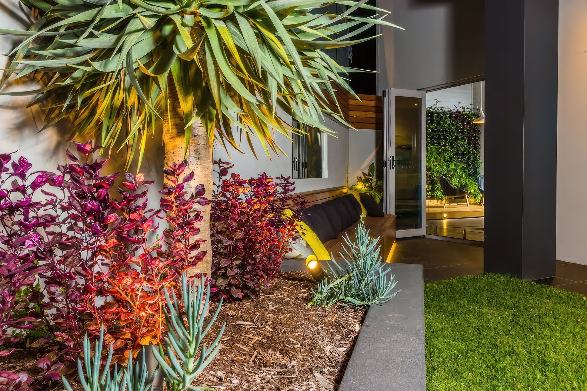upMUD-Merewether-Landscaping-Photos-5-1024x683-1-fix-standard-scale-200x.jpg