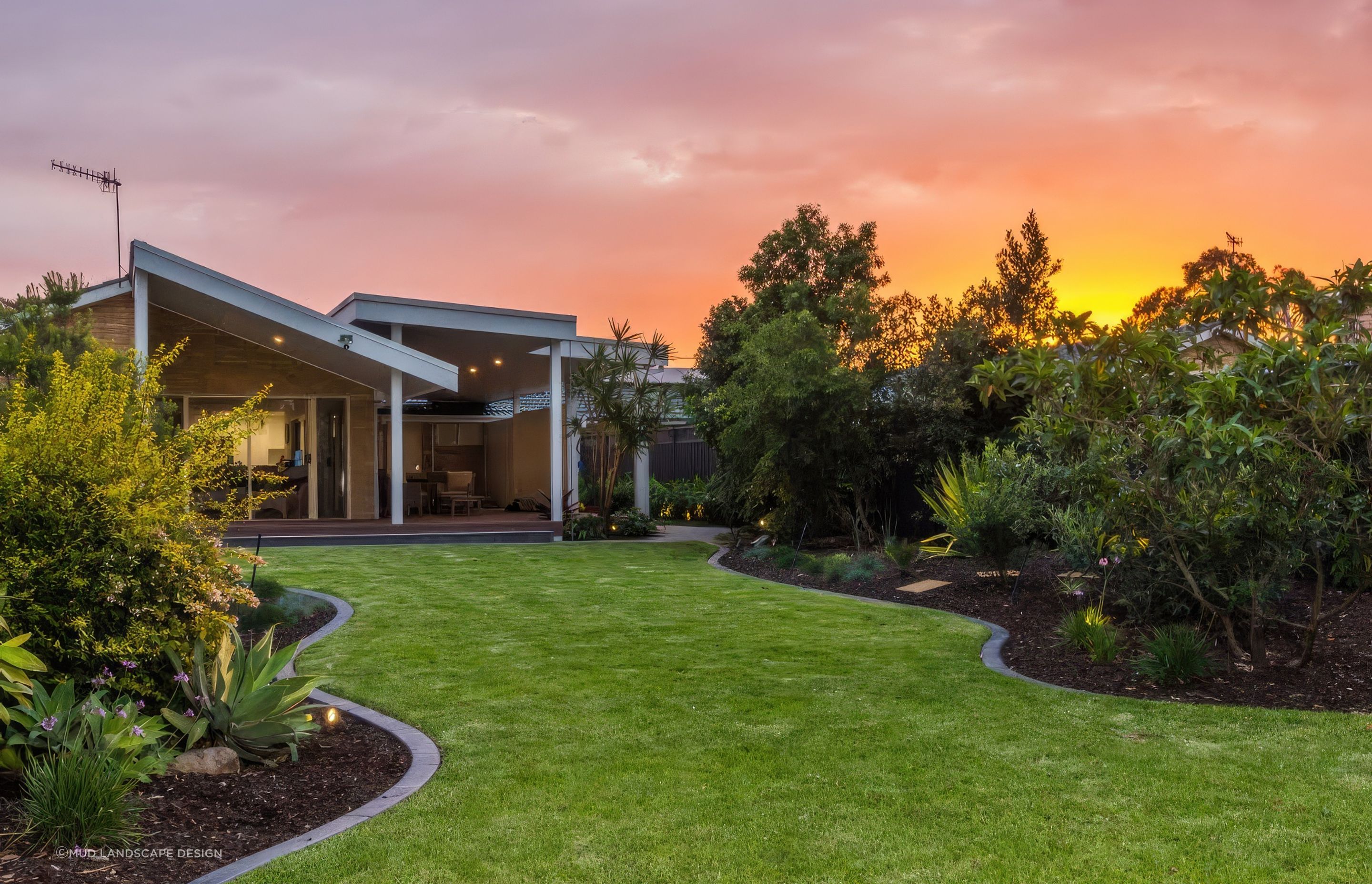 upNelson-Bay-Landscape-Design-08-MUD-Landscape-Design-1024x683-fix-standard-scale-200x.jpg