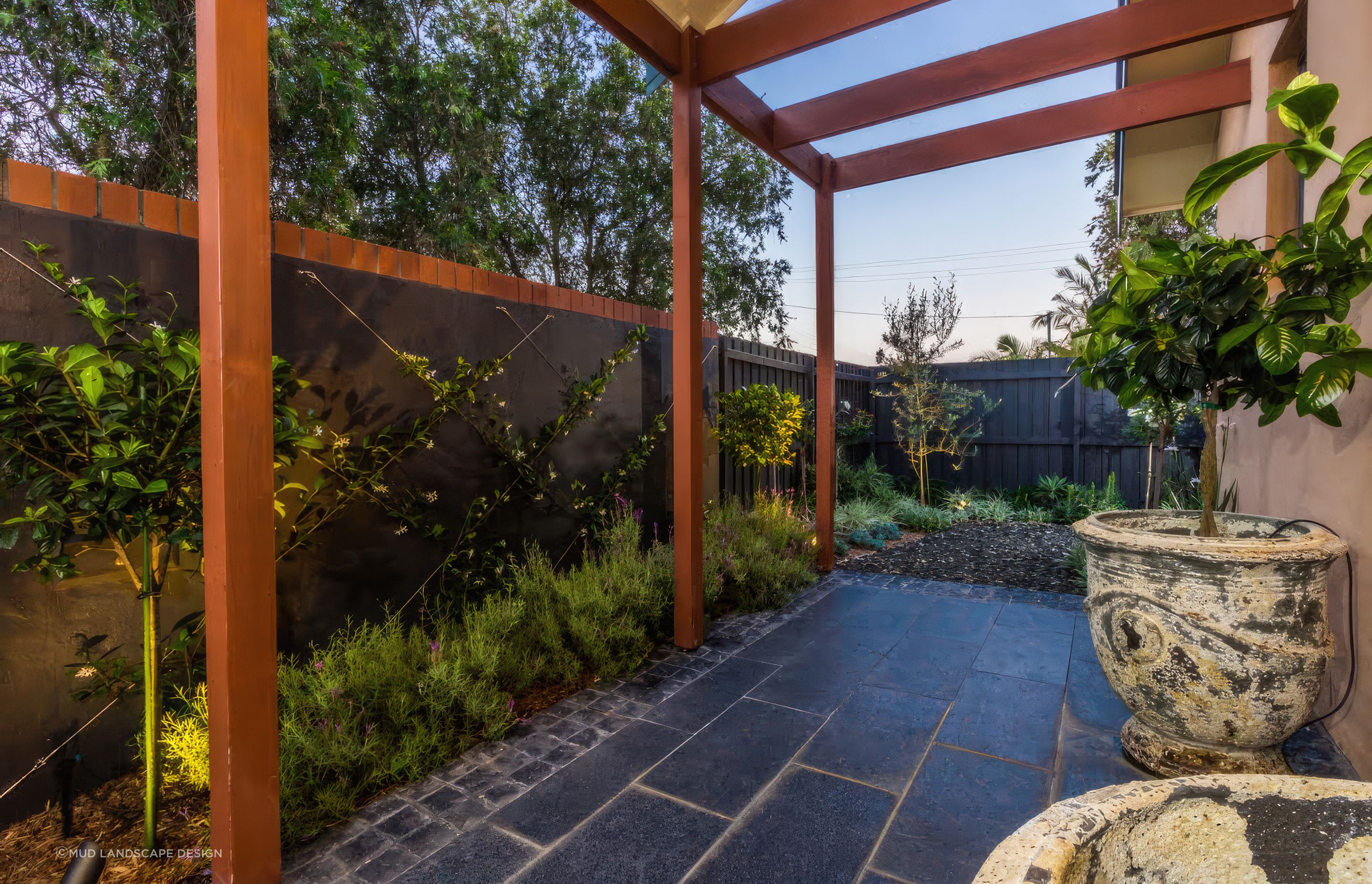 upThe-Junction-Landscape-Design-07-MUD-Landscape-Design-1024x683-fix-standard-scale-200x.png